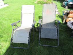 2 LOUNGE CHAIRS