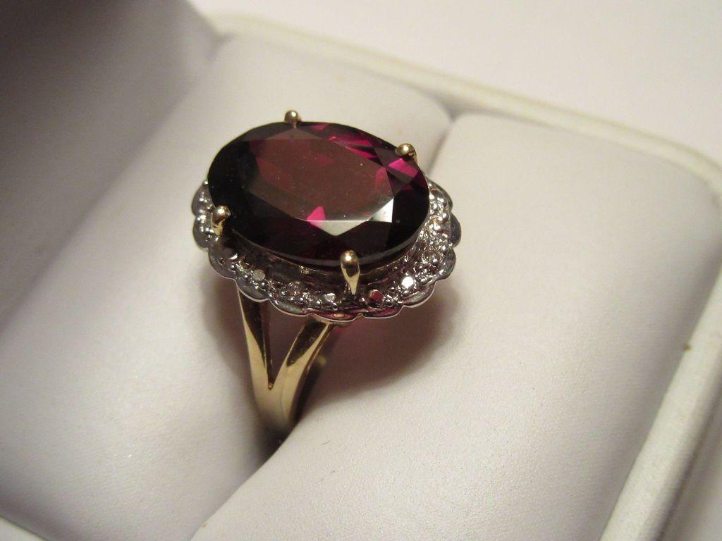 14 KARAT GARNET? AND DIAMOND? RING