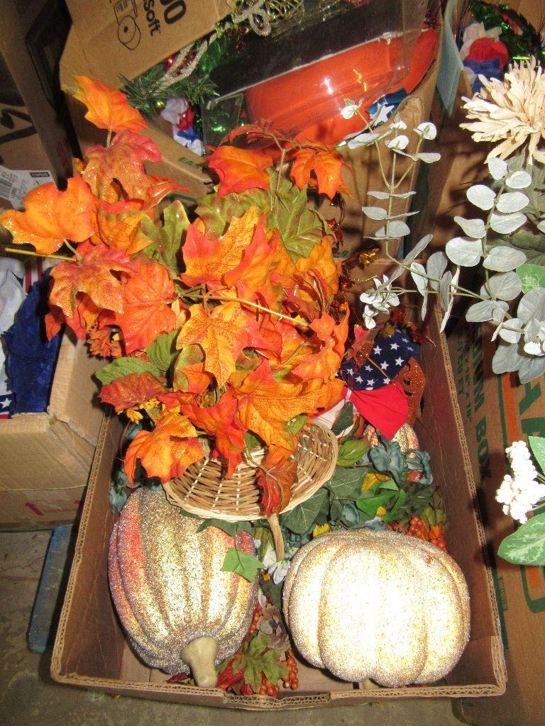 ASSORTMENT OF CHRISTMAS DECORATIONS AND THANKSGIVING DECORATIONS