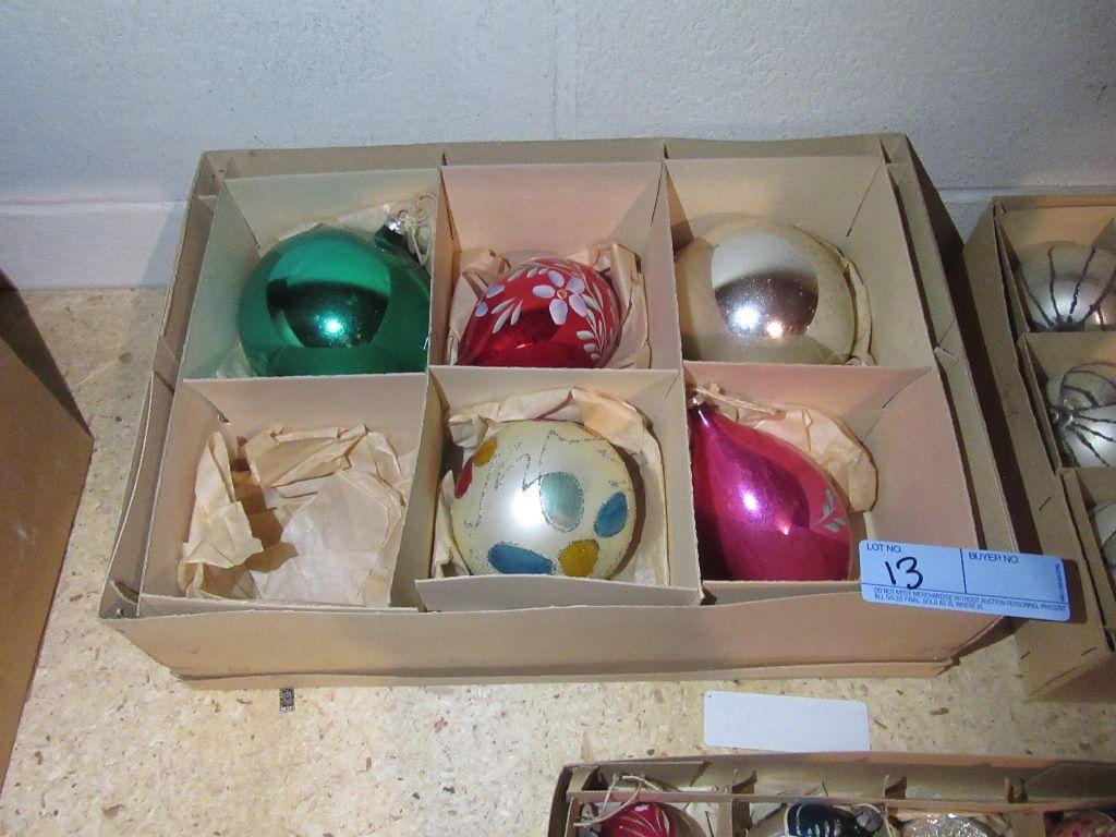 GLASS CHRISTMAS ORNAMENTS