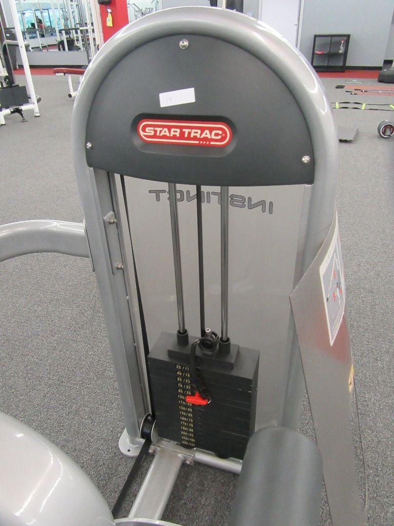 STAR TRAC LAT PULL DOWN MACHINE