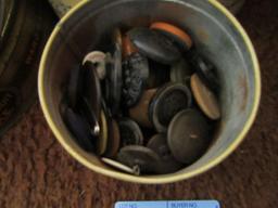 SMALL TIN FULL OF LARGE BUTTONS