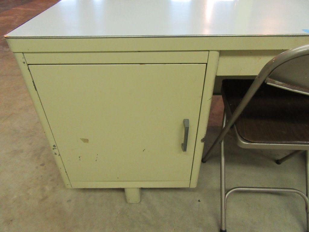 GLOBE WERNICKE METAL DESK WITH FOLDING CHAIR