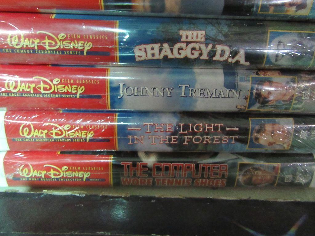 11 WALT DISNEY VHS TAPES