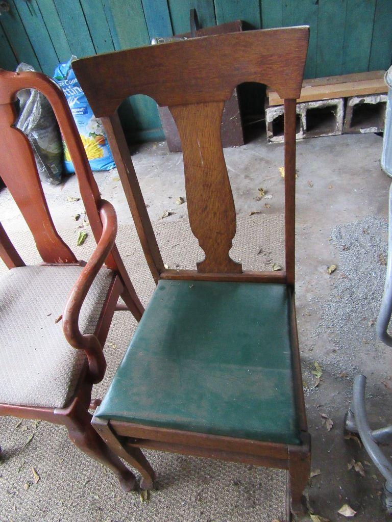 4 CHAIRS