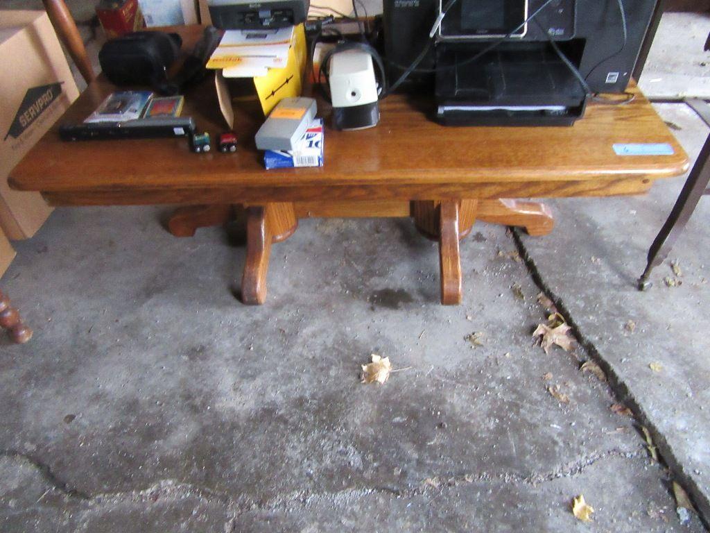 OAK COFFEE TABLE