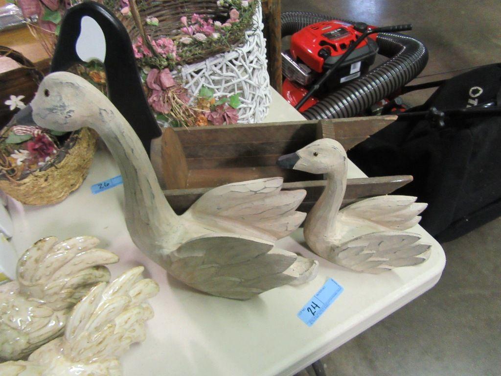 WOODEN GOOSE FIGURINES AND GOOSE PLANTER