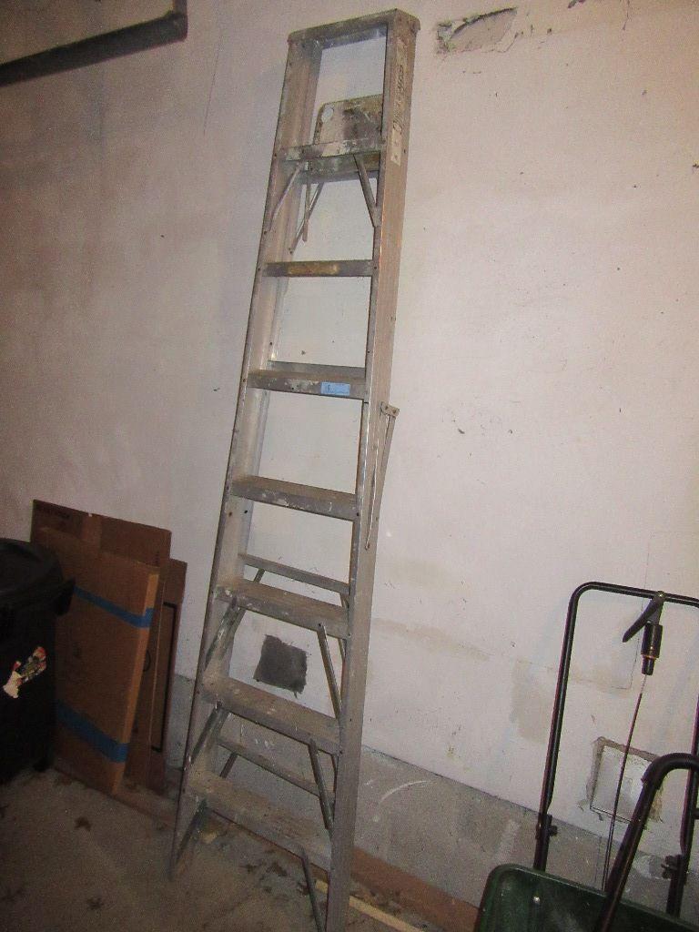 8 FT ALUMINUM STEP LADDER