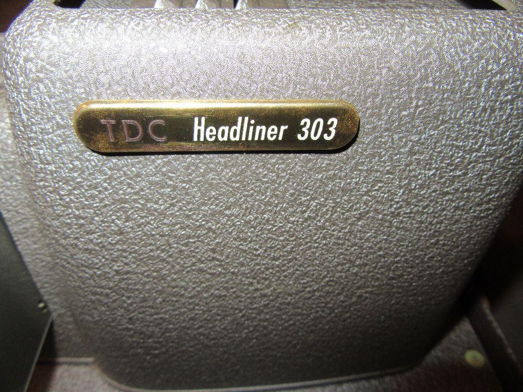TDC HEADLINER 303 SLIDE PROJECTOR