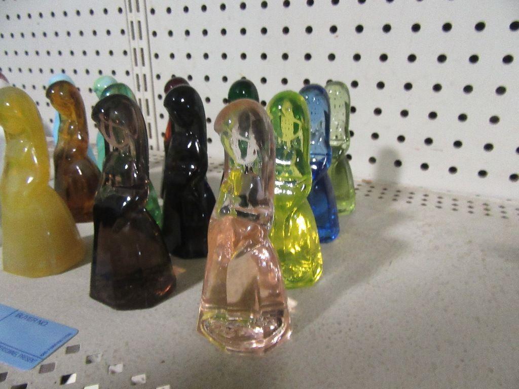 GLASS FIGURINES. SOME BY DEGENHART & MOSSER