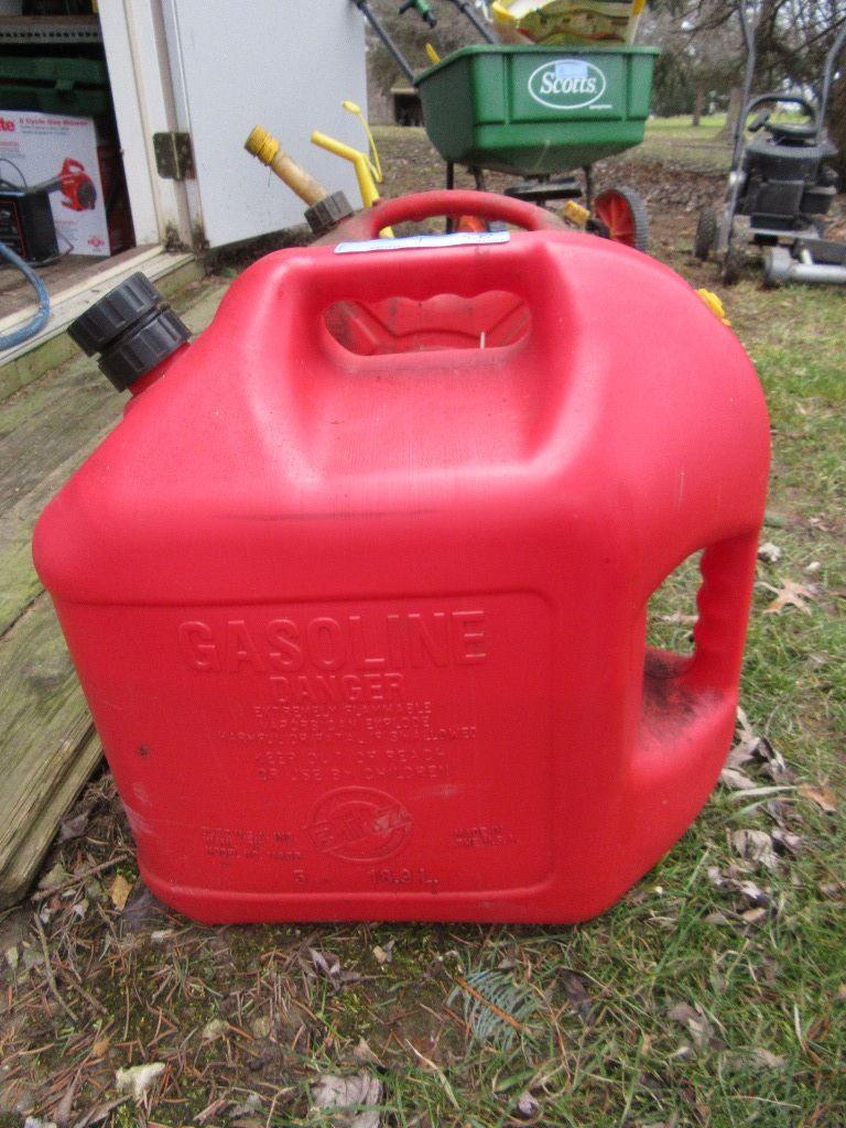 GAS CANS