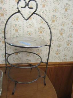 METAL PLATE WITH SERVING RACK