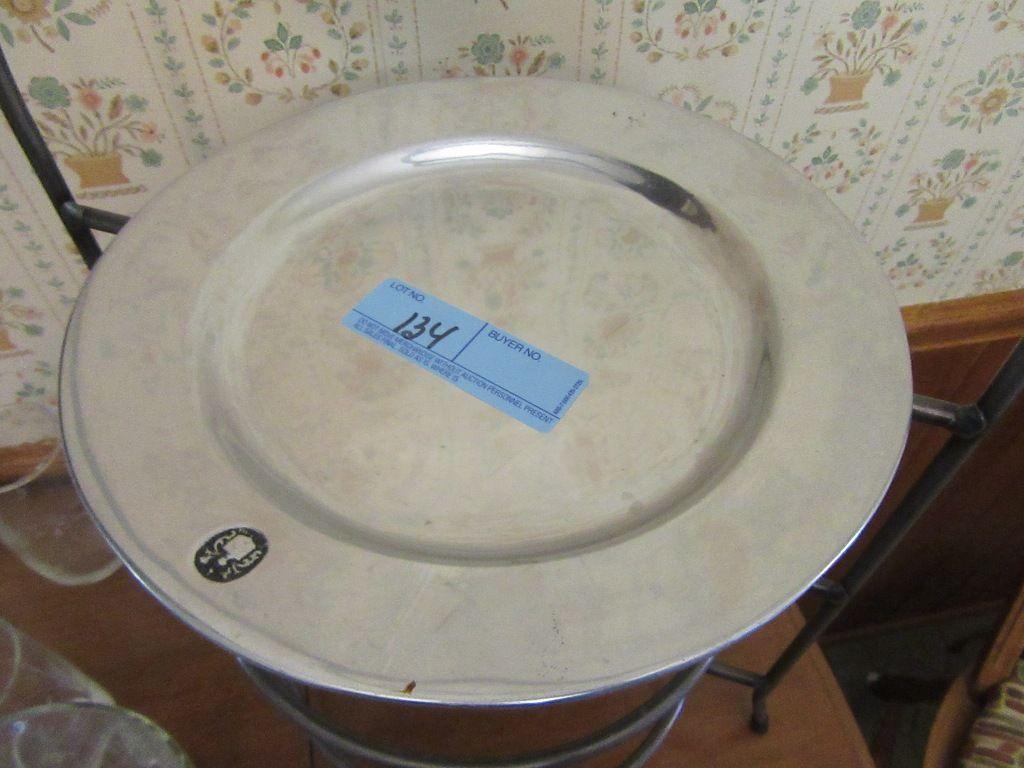 METAL PLATE WITH SERVING RACK