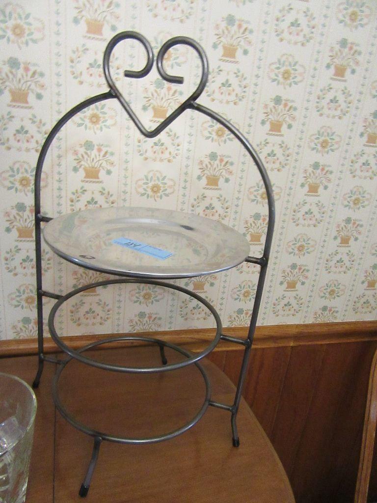 METAL PLATE WITH SERVING RACK