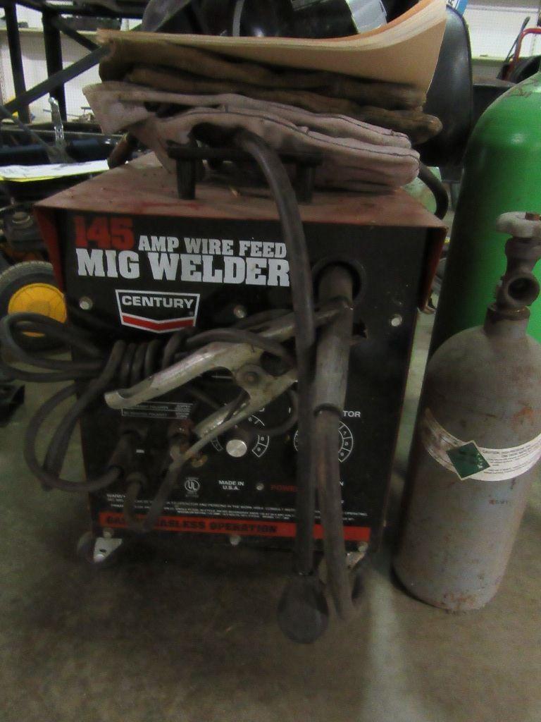 CENTURY MIG WELDER 145 AMP WIRE FEED