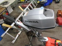 HONDA 5 HORSE POWER BOAT MOTOR WITH GAS CAN