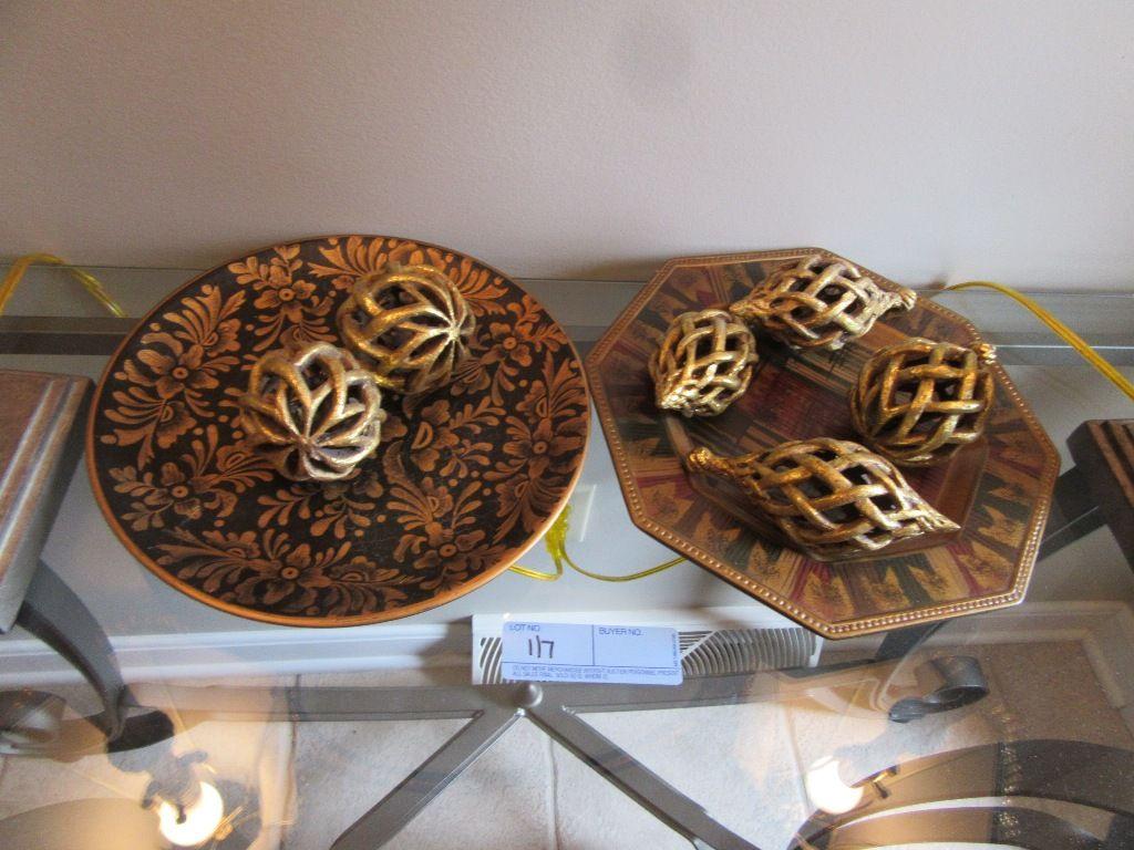 DECORATIVE PLATES WITH ORNAMENTS