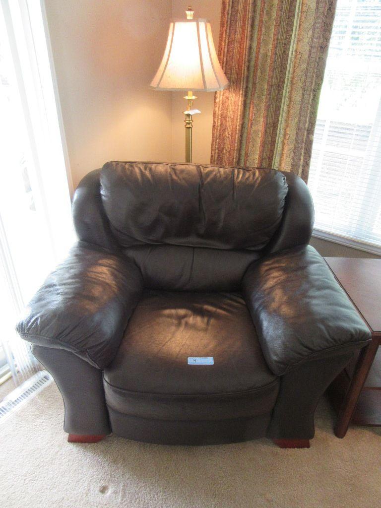 BROWN FAUX LEATHER OVERSIZED CHAIR