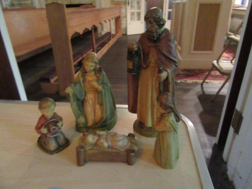 5 WOODEN NATIVITY FIGURINES