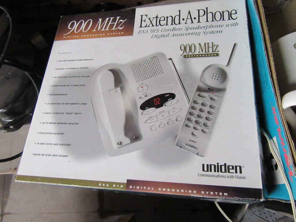 ASSORTED PHONES & ANSWERING MACHINE