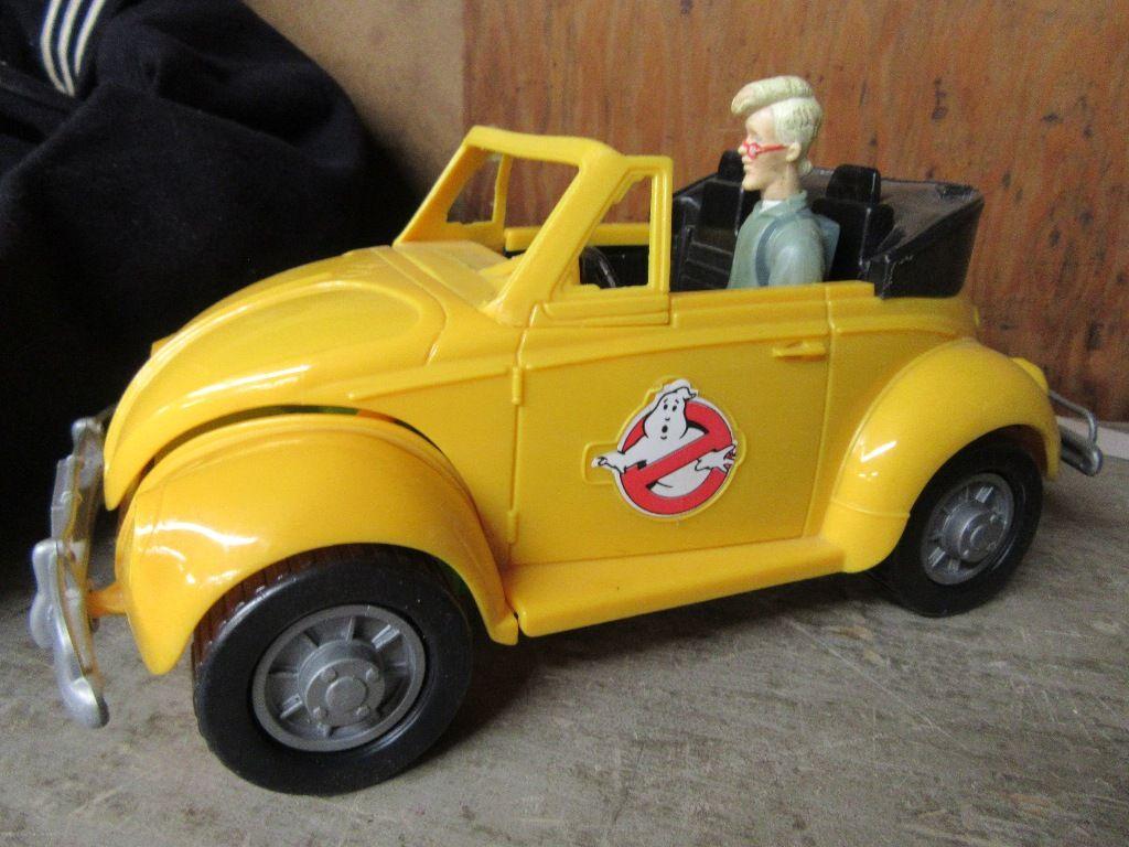 GHOSTBUSTERS VOLKSWAGEN BEETLE. TRANSFORMS INTO MONSTER.