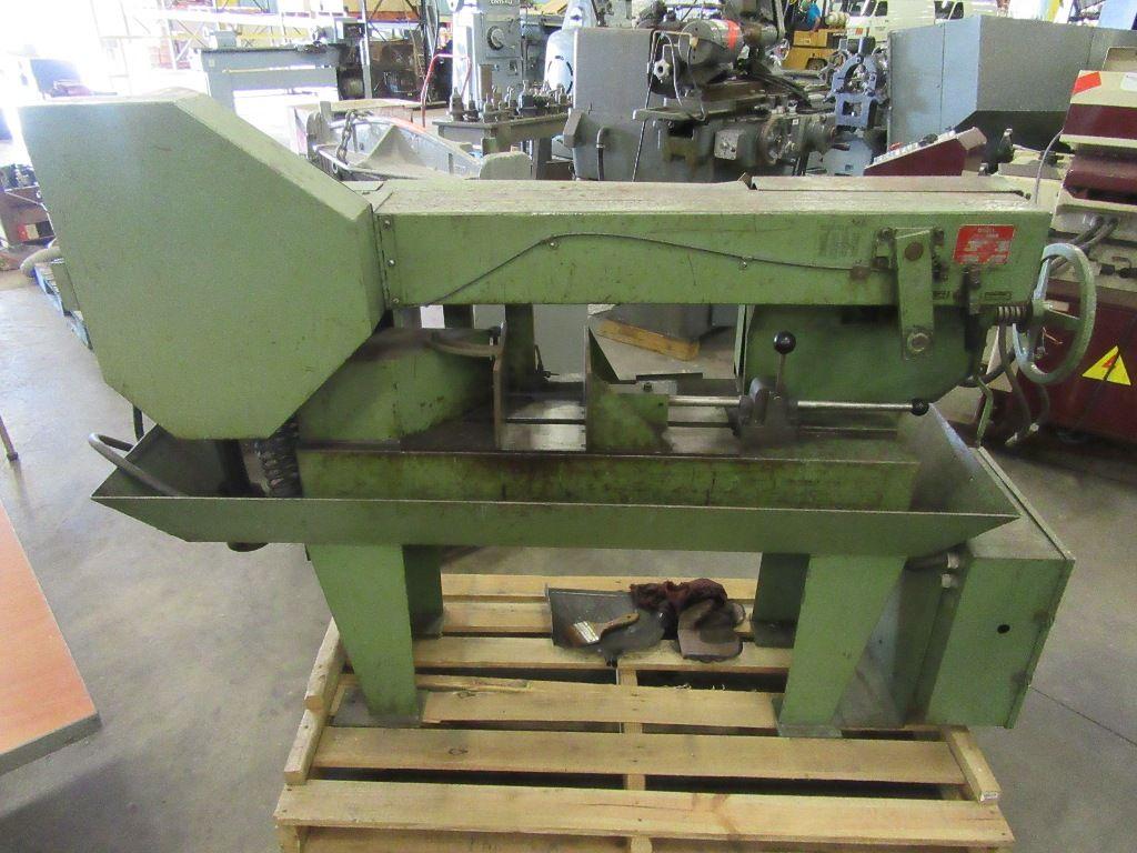 DO-ALL MODEL C4 METAL CUTTING BANDSAW 132 INCH BLADE LENGTH. 5 FOOT 8 IN LO