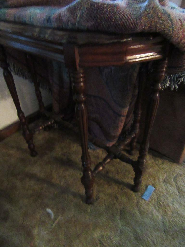 OCCASIONAL TABLE