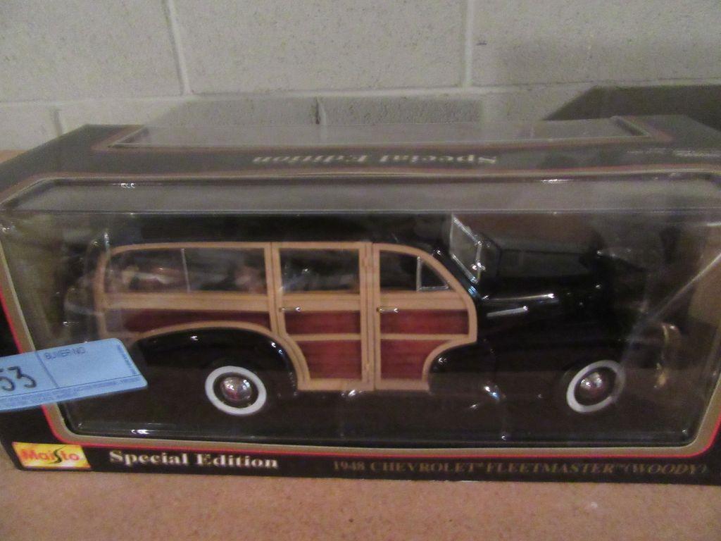 MAISTO  SPECIAL EDITION MUSTANG MACH 3 AND 1948 CHEVROLET FLEET MASTER WOOD