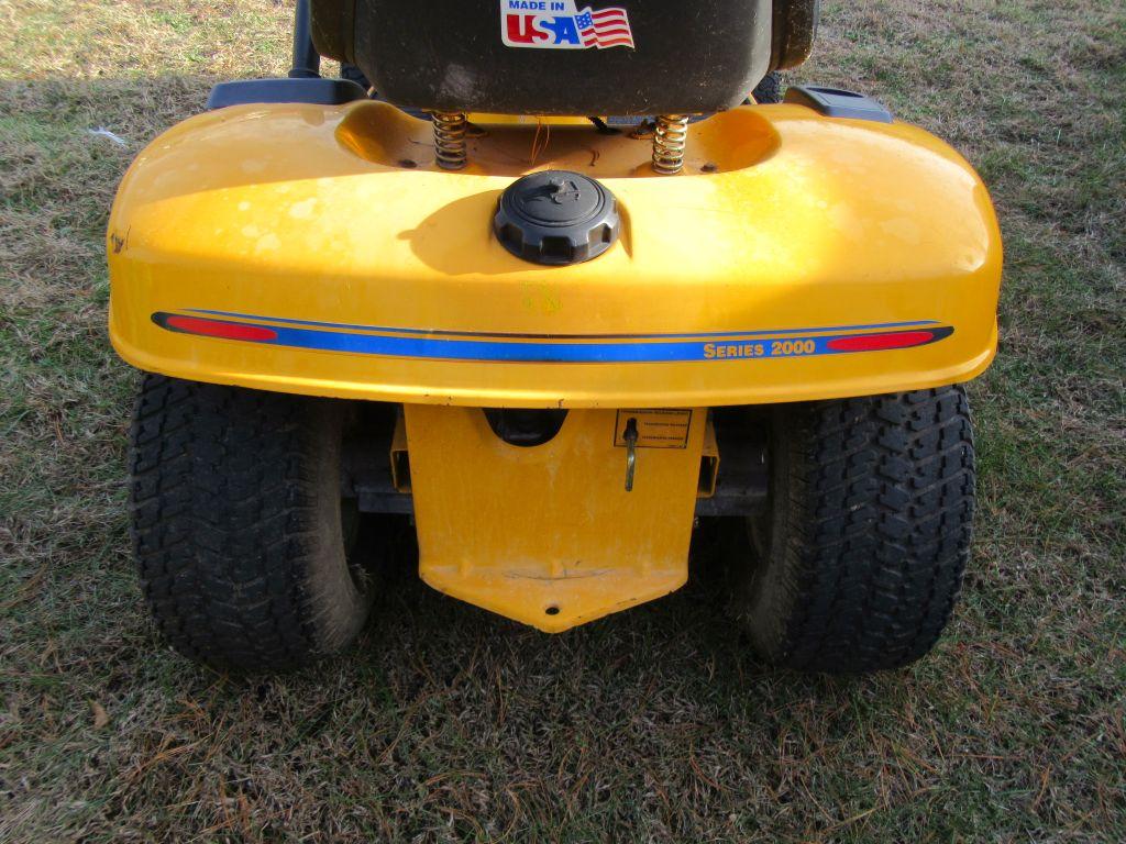 CUB CADET SERIES 2000 MODEL 2166 LAWN TRACTOR