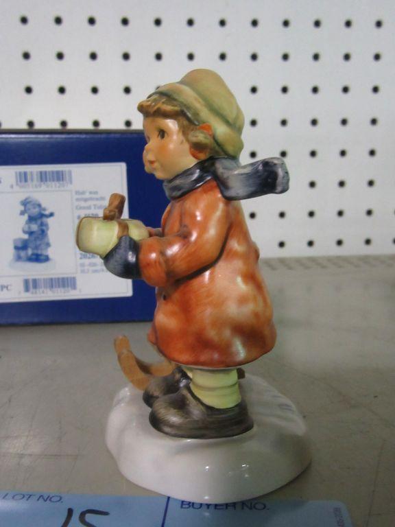 GOEBEL FIGURINE GOOD TIDINGS HUM 2026 2 / 0