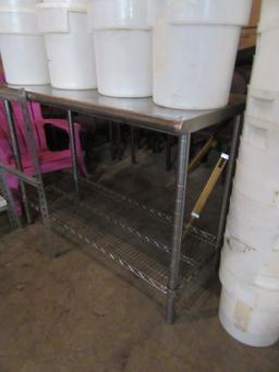 STAINLESS STEEL TABLE