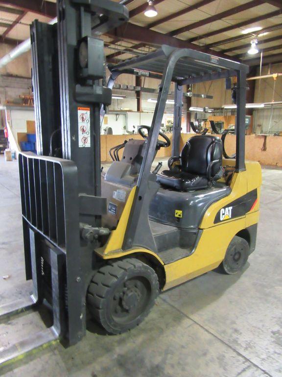 CAT FORKLIFT MODEL C6000-LP, PROPANE, SOLID TIRES, CAGE, 7451 HRS