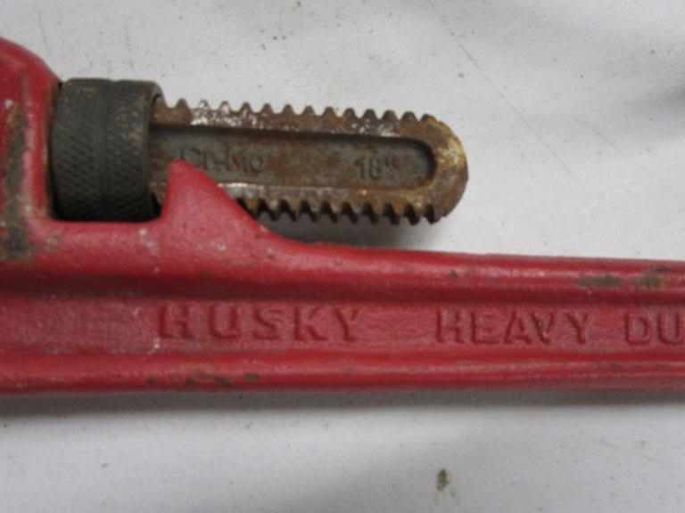 HUSKY HEAVY DUTY 18 INCH PIPE WRENCH