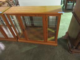 PULASKI FURNITURE COMPANY CURIO CABINET