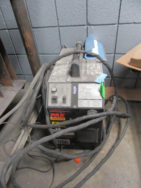 BRIDGEPORT MILL WITH TOOLING AND STAND.  480V   SERIAL# J186959
