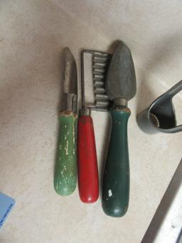 VINTAGE KITCHEN UTENSILS