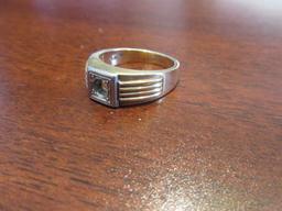 14 KARAT GOLD RING