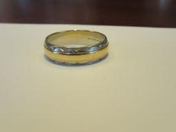 MEN'S 14K GOLD ARTCARVED WEDDING BAND