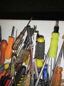 ASSORTMENT OF SCREWDRIVERS AND ETC