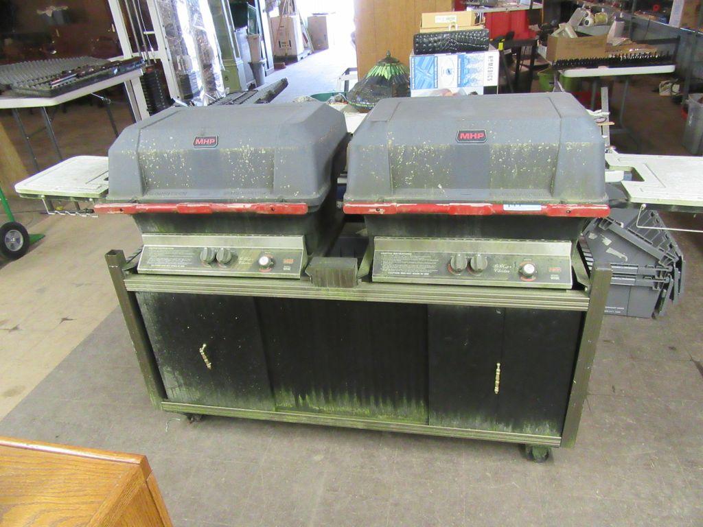 MHP MODEL WNK DOUBLE GAS GRILL