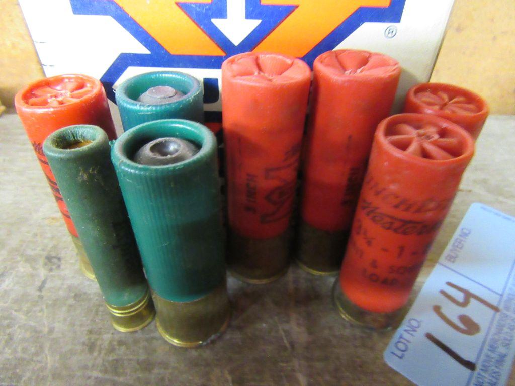 1 BOX OF 25 2-3/4 INCH 12 GAUGE SHELLS. 7-1/2 SHOT. AND OTHER ASSORTMENT OF