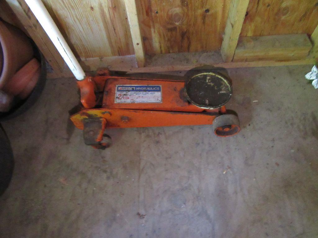 NESCO 2-1/4 TON HYDRAULIC FLOOR JACK