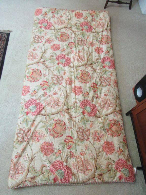 QUEEN SIZE? FLORAL COMFORTER