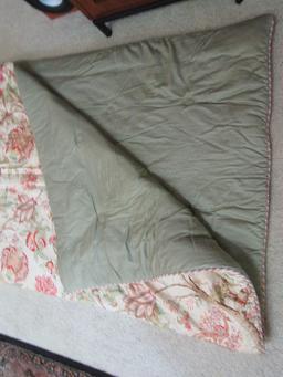 QUEEN SIZE? FLORAL COMFORTER