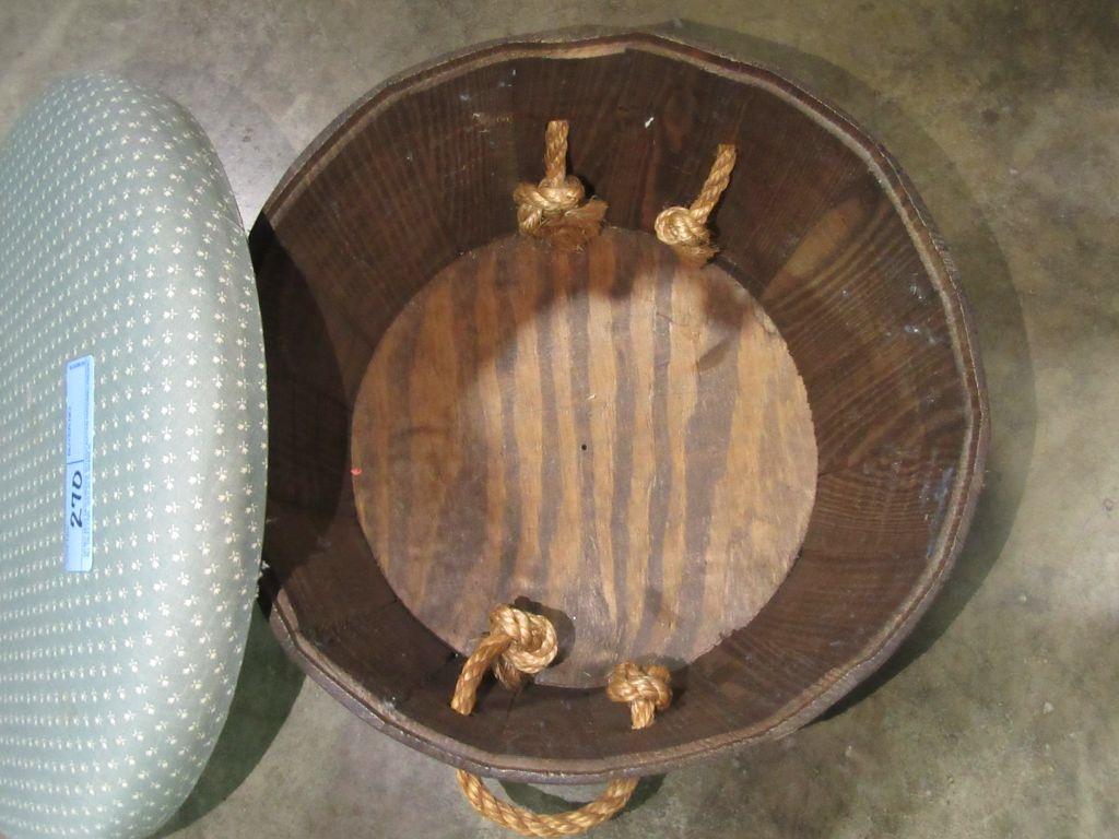 BARREL FOOTSTOOL WITH REMOVABLE TOP