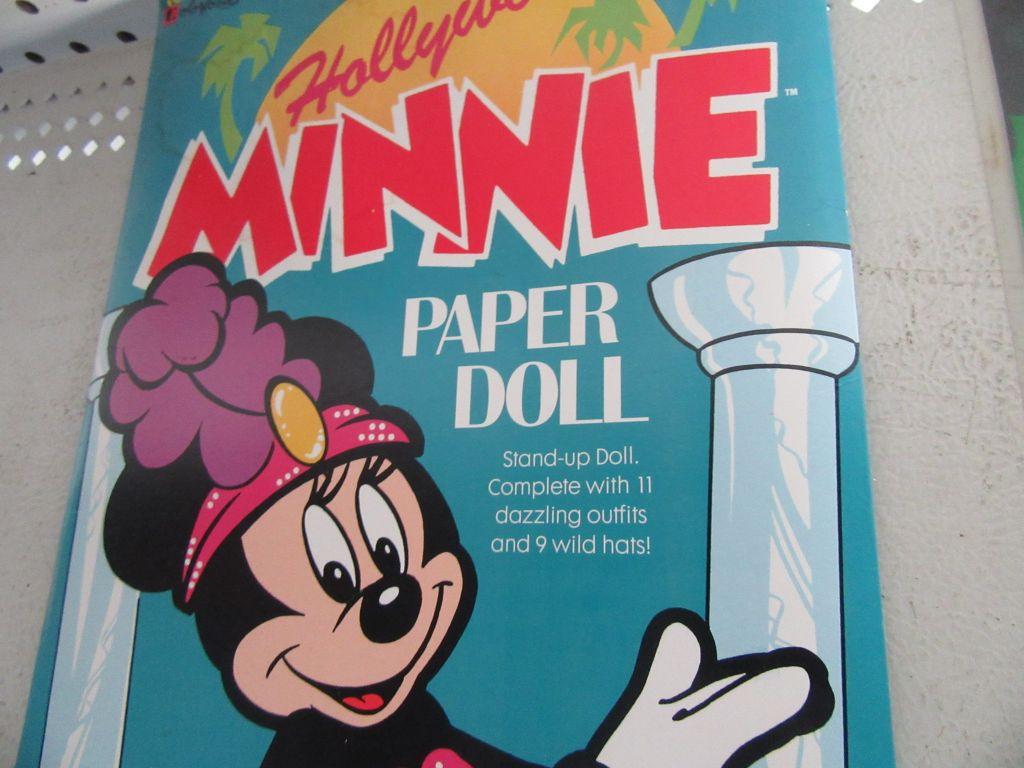 HOLLYWOOD MINNIE MOUSE PAPER DOLL