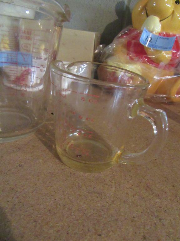 GLASS MEASURING CUPS