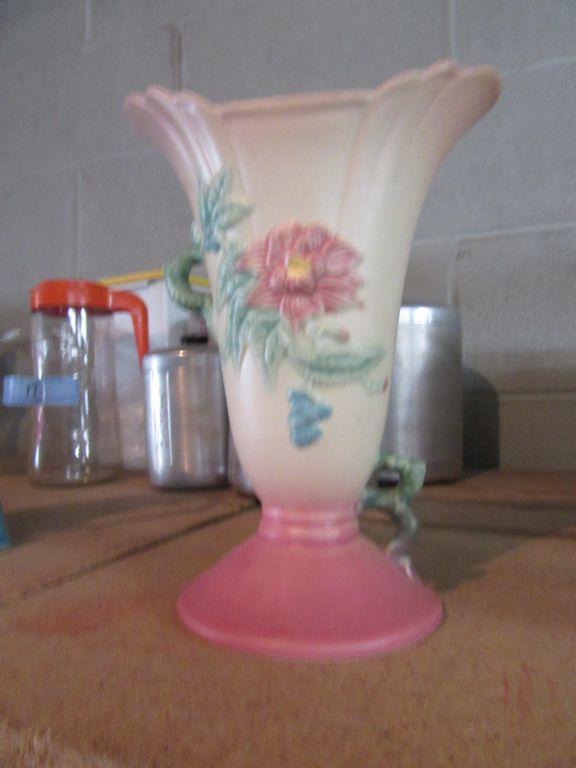 HULL W8 - 7-1/4" VASE