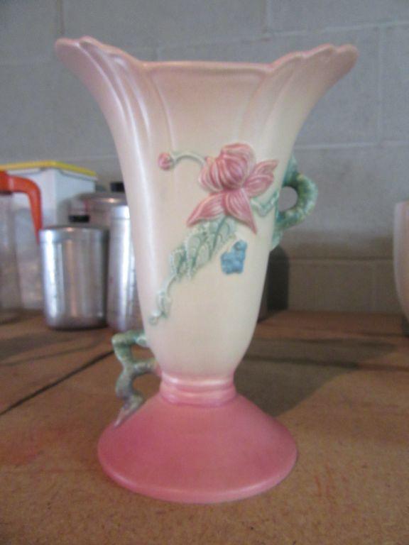 HULL W8 - 7-1/4" VASE