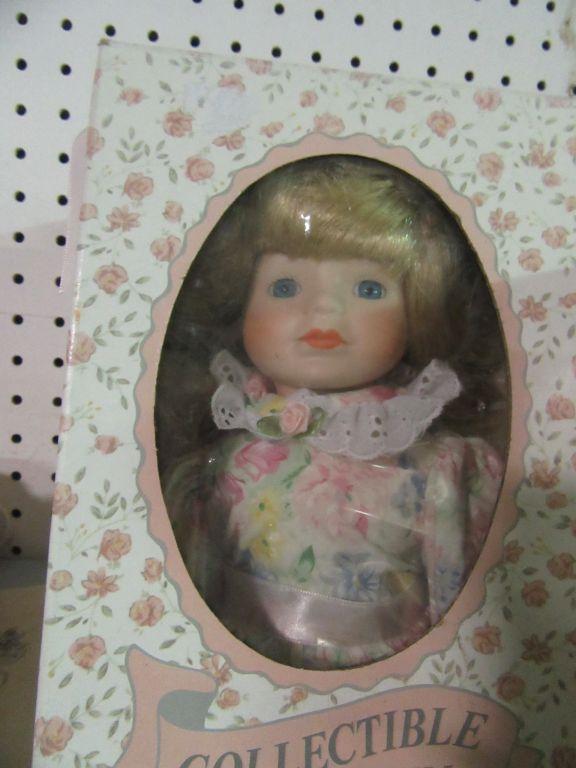 COLLECTIBLE PORCELAIN DOLLS